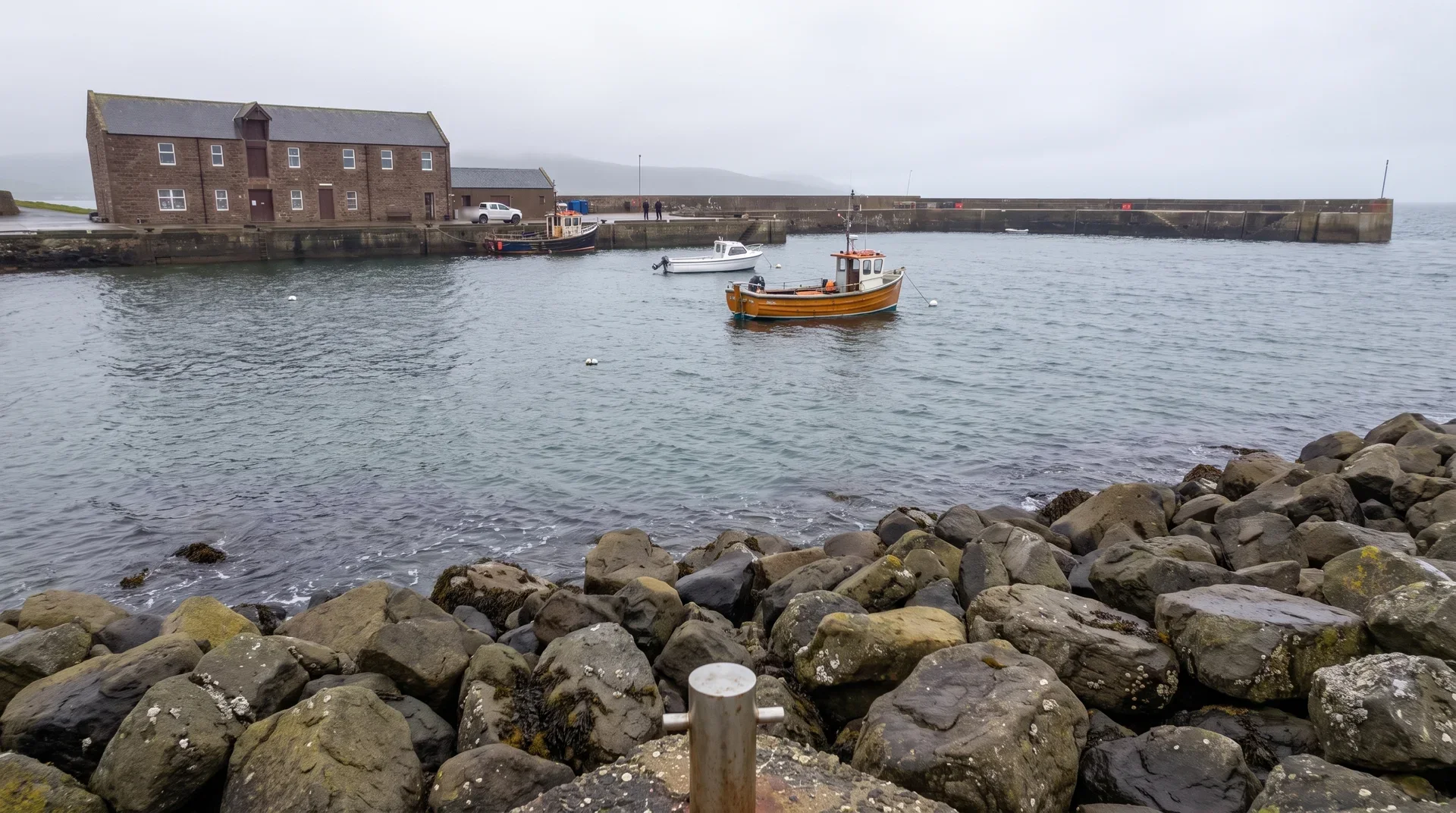 Cam 04 · Breakwater, illustration